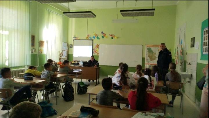 БЕЗБЕДНОСТ ДЕЦЕ У САОБРАЋАЈУ